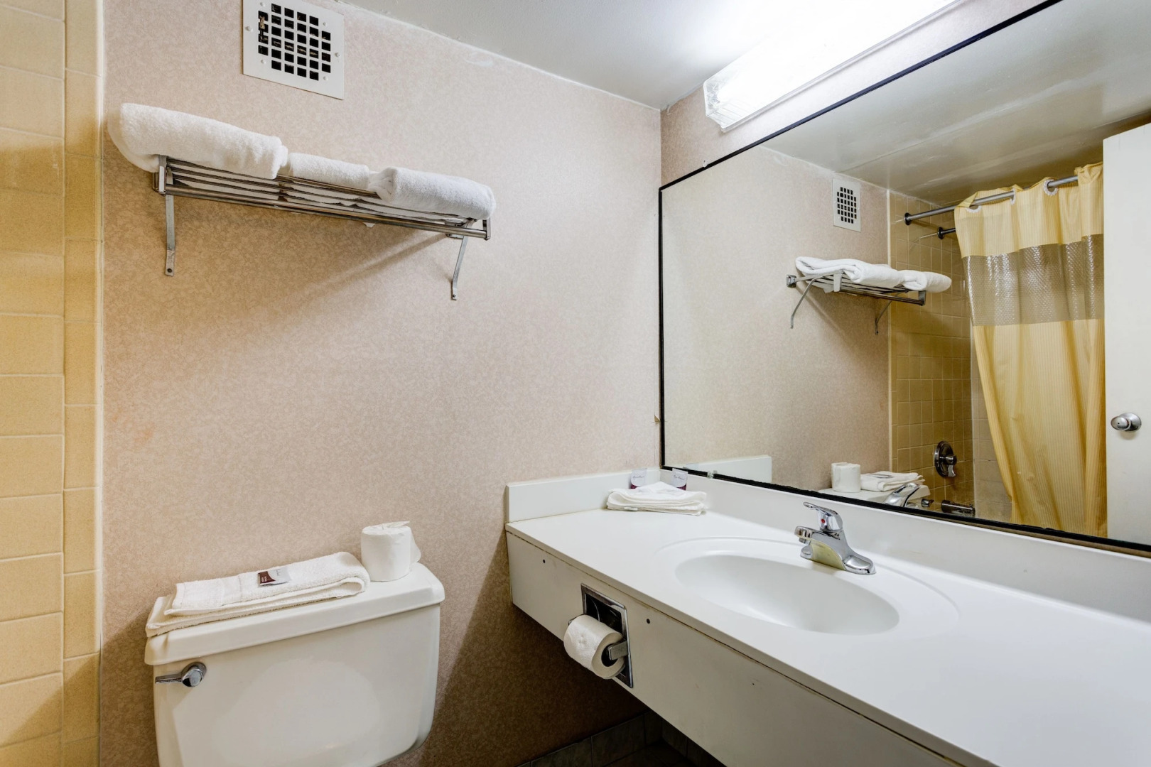 University Hotel and Suites