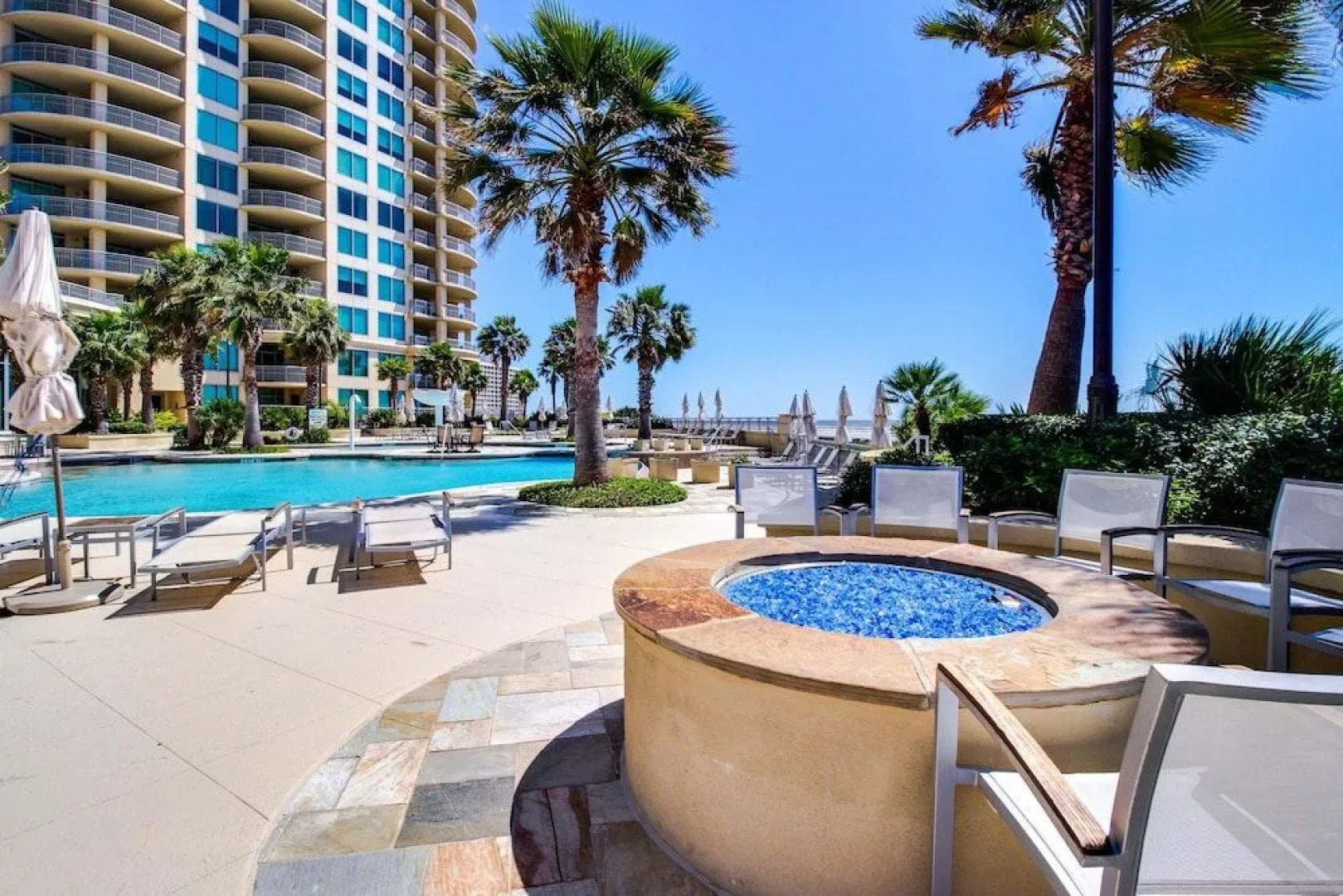 Palisade Palms Beachfront