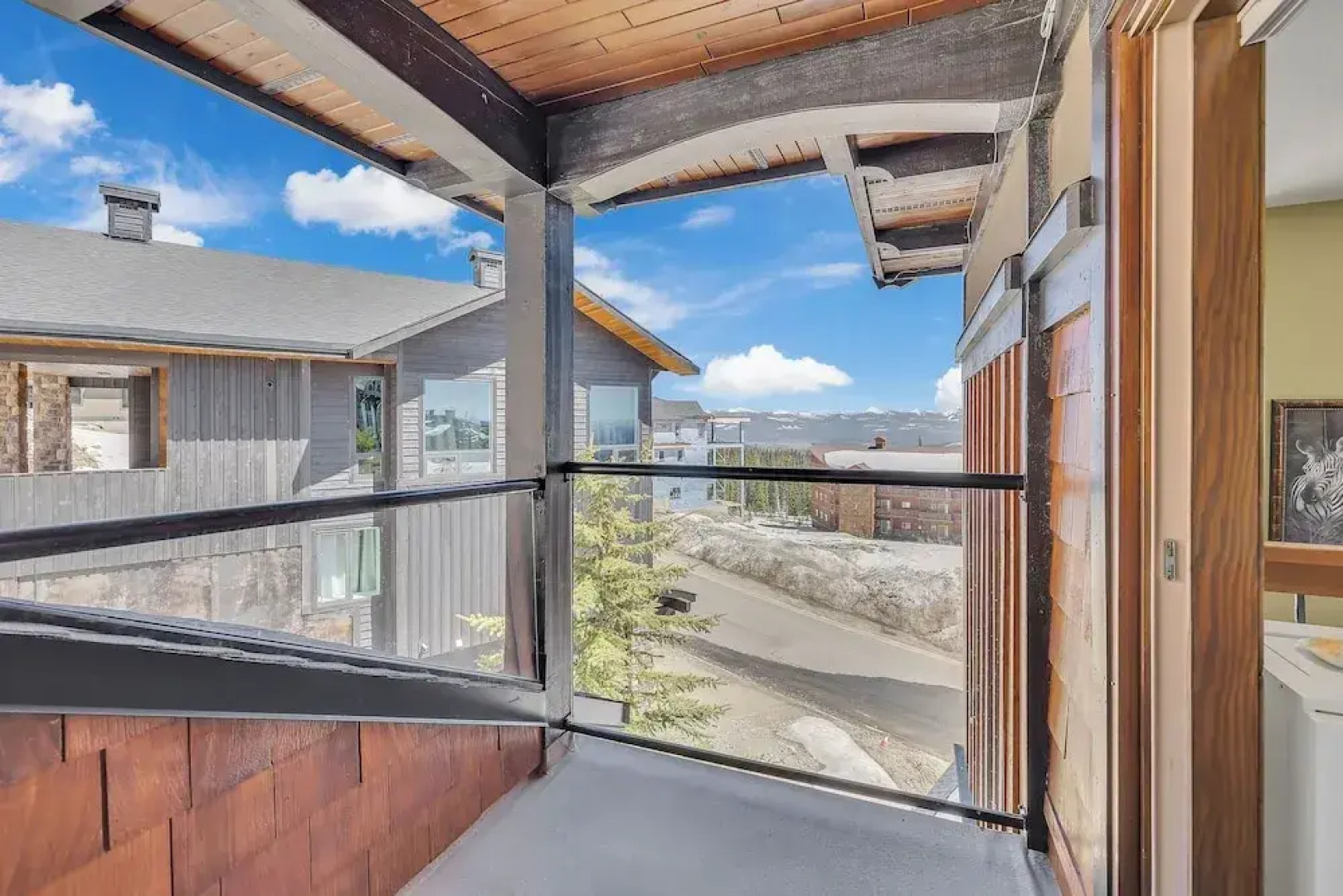 Snow Therapy Chalet Ski In Out & Hot Tub