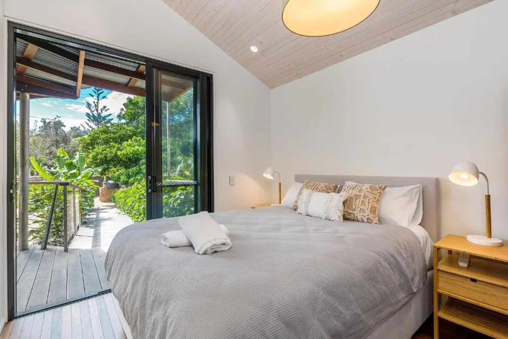 Byron Bay Accom 8 South Beach Lane Riverhouse