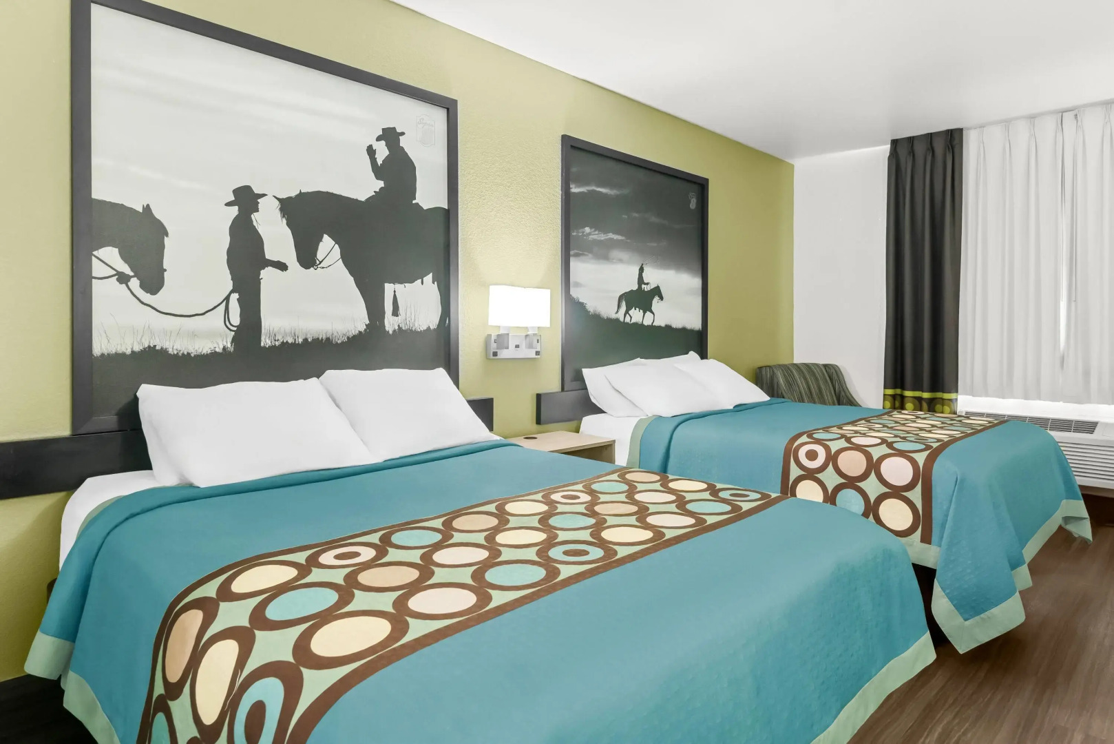 Super 8 by Wyndham Weatherford