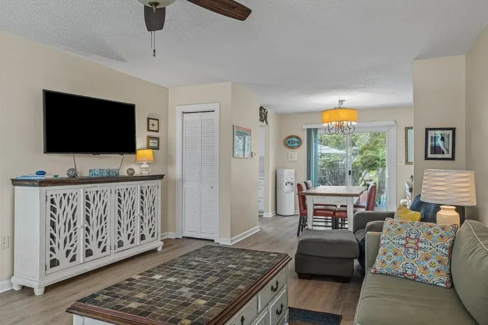 High Tider 3 Bedroom Home by RedAwning