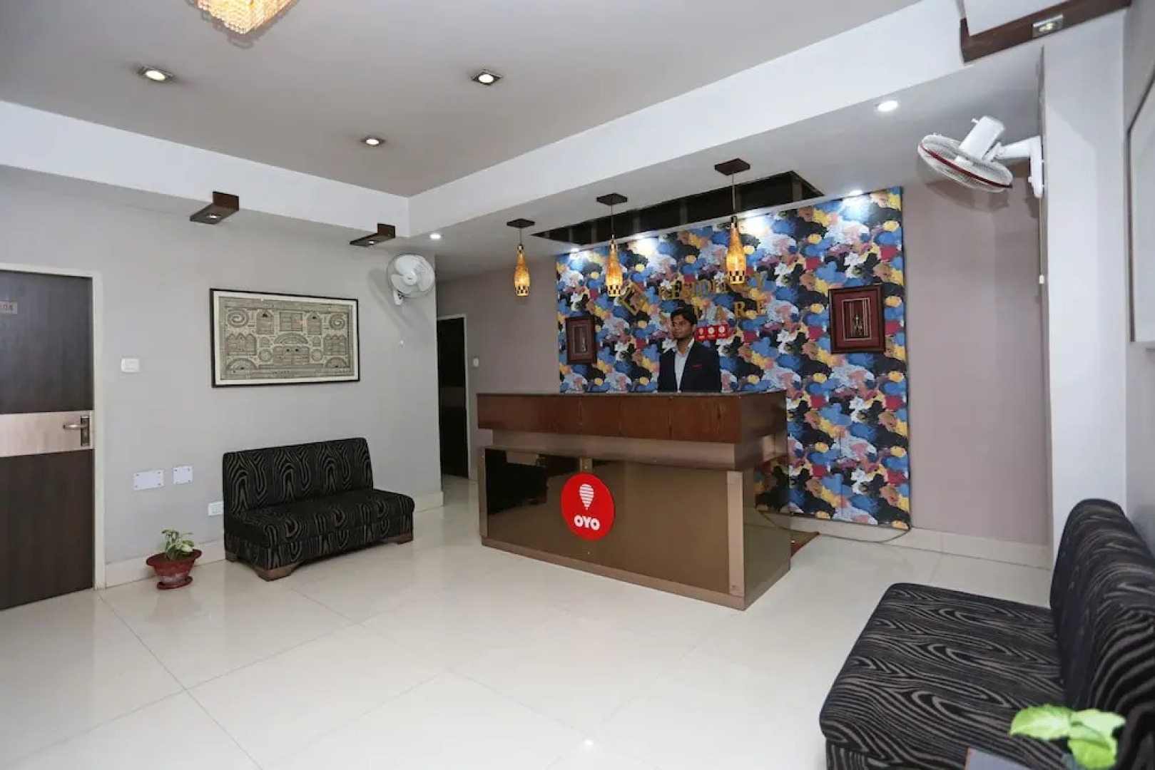 OYO 2737 Residency Square