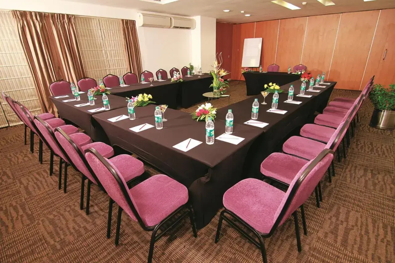Caspia Hotel New Delhi Shalimar Bagh