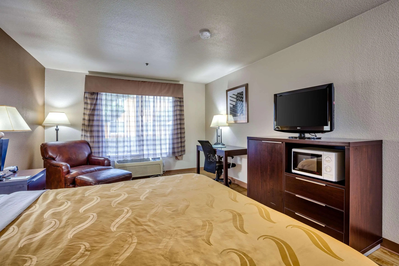 Quality Inn near Six Flags Discovery Kingdom - Napa Valley