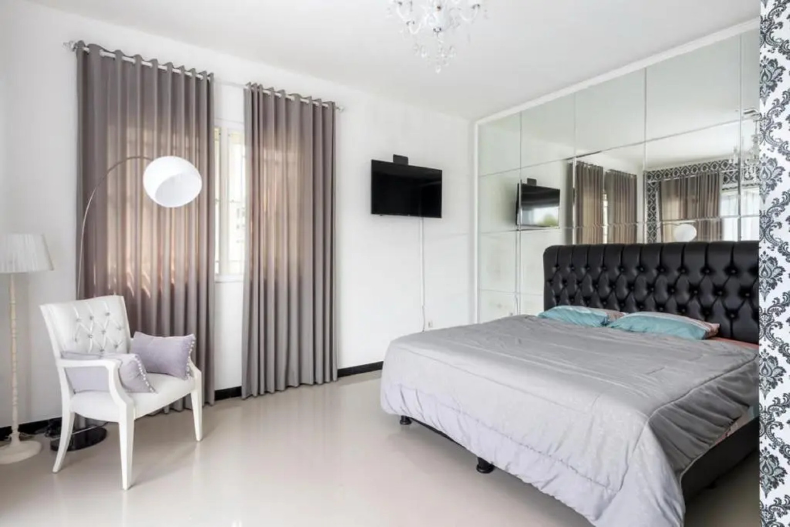 TJ White Villa 670m2 with Private Pool and Outstanding View by GLOBALSTAY