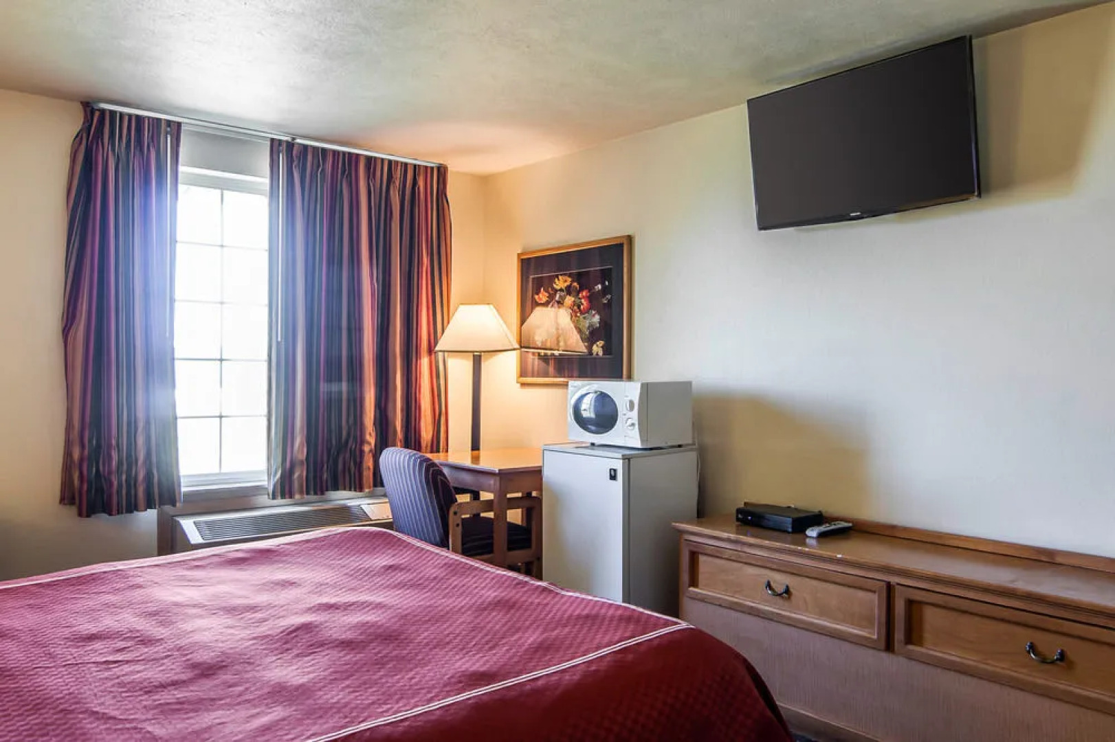 Rodeway Inn & Suites