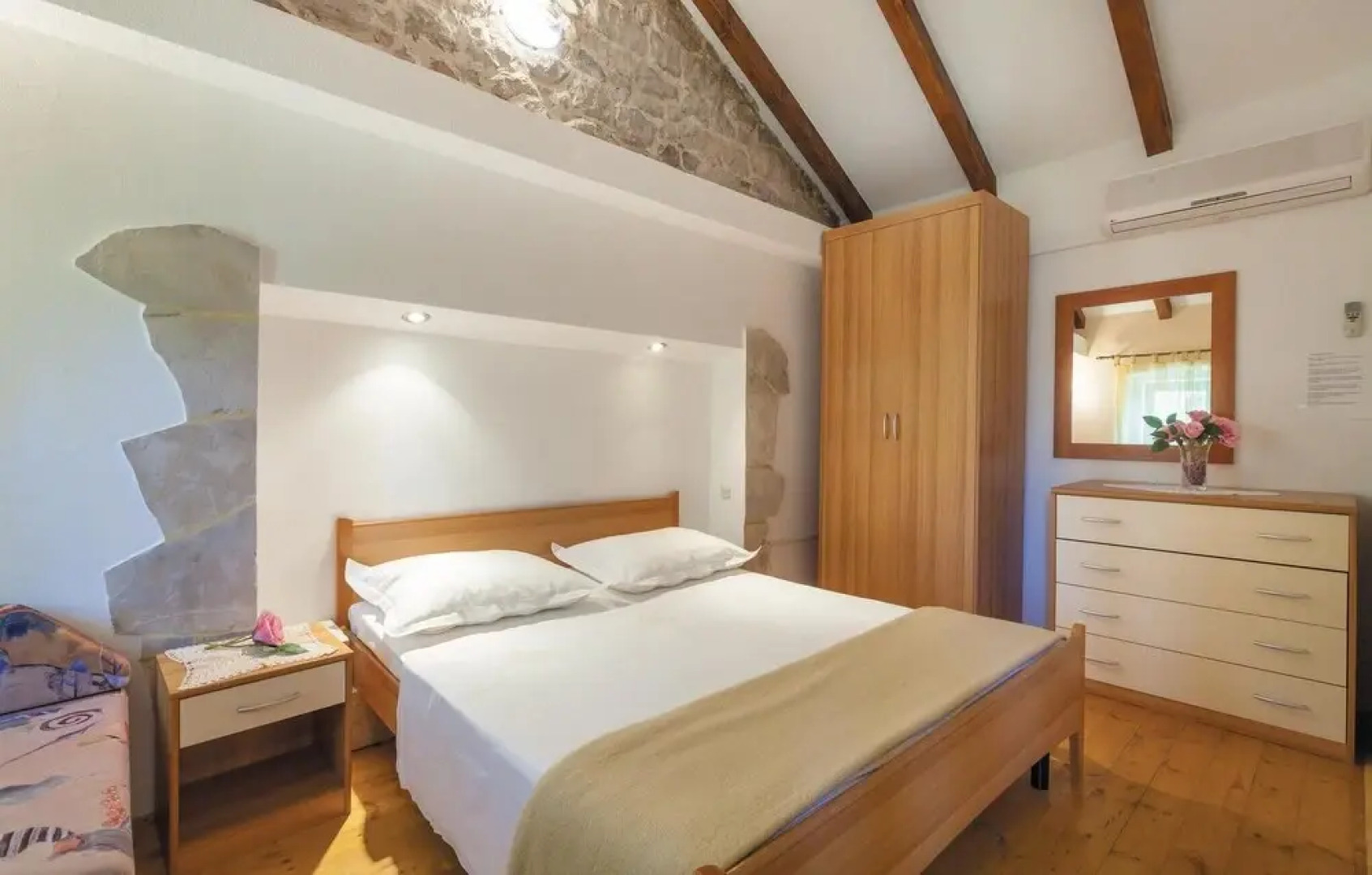 Nice Home in Ostrvica With Wifi and 5 Bedrooms