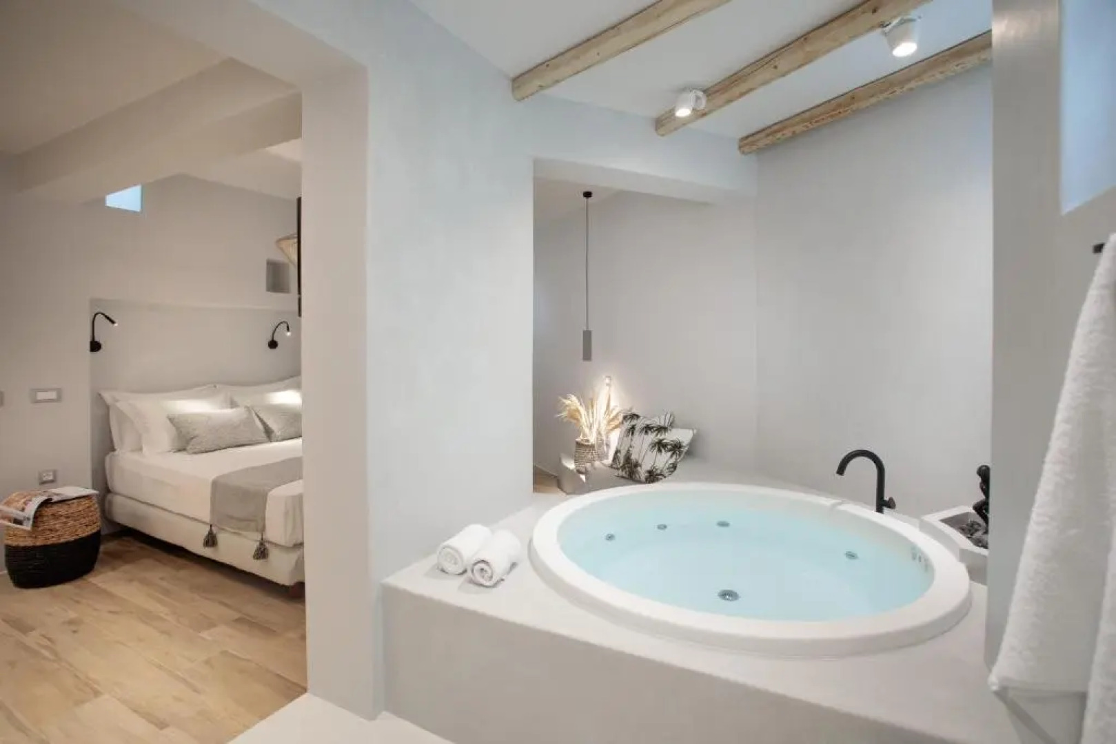 Sunday Luxury Suites Naxos