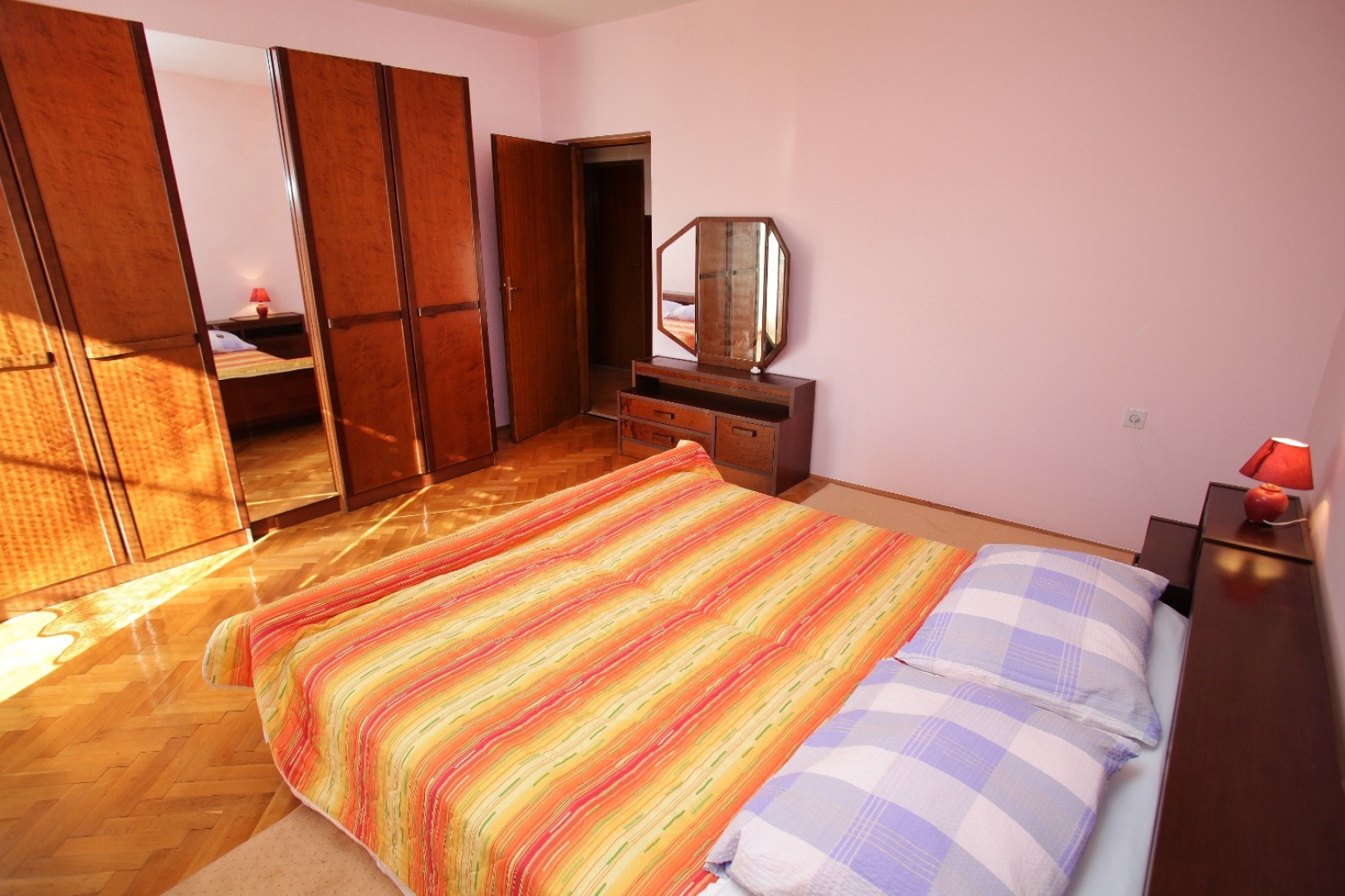 Apartment Marin - comfortable apartment near sea: A1 Vinisce, Riviera Trogir