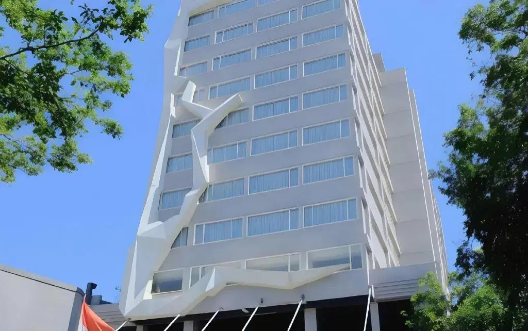 FOX Lite Royal Bay Makassar