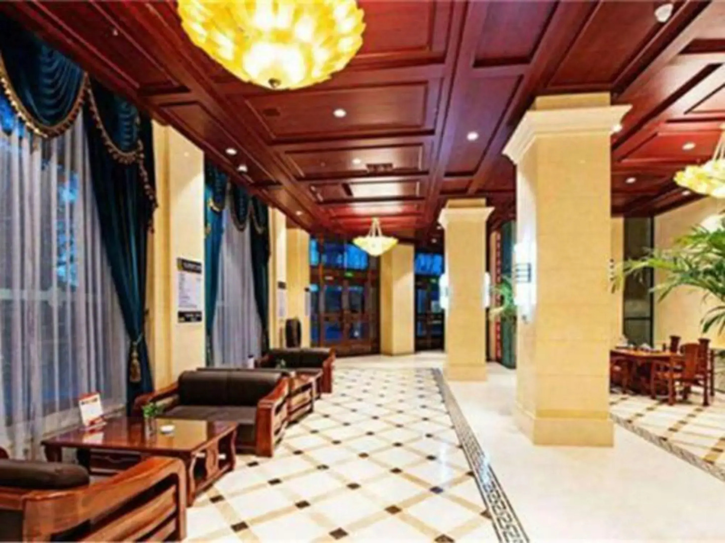 Xinwei Business Hotel