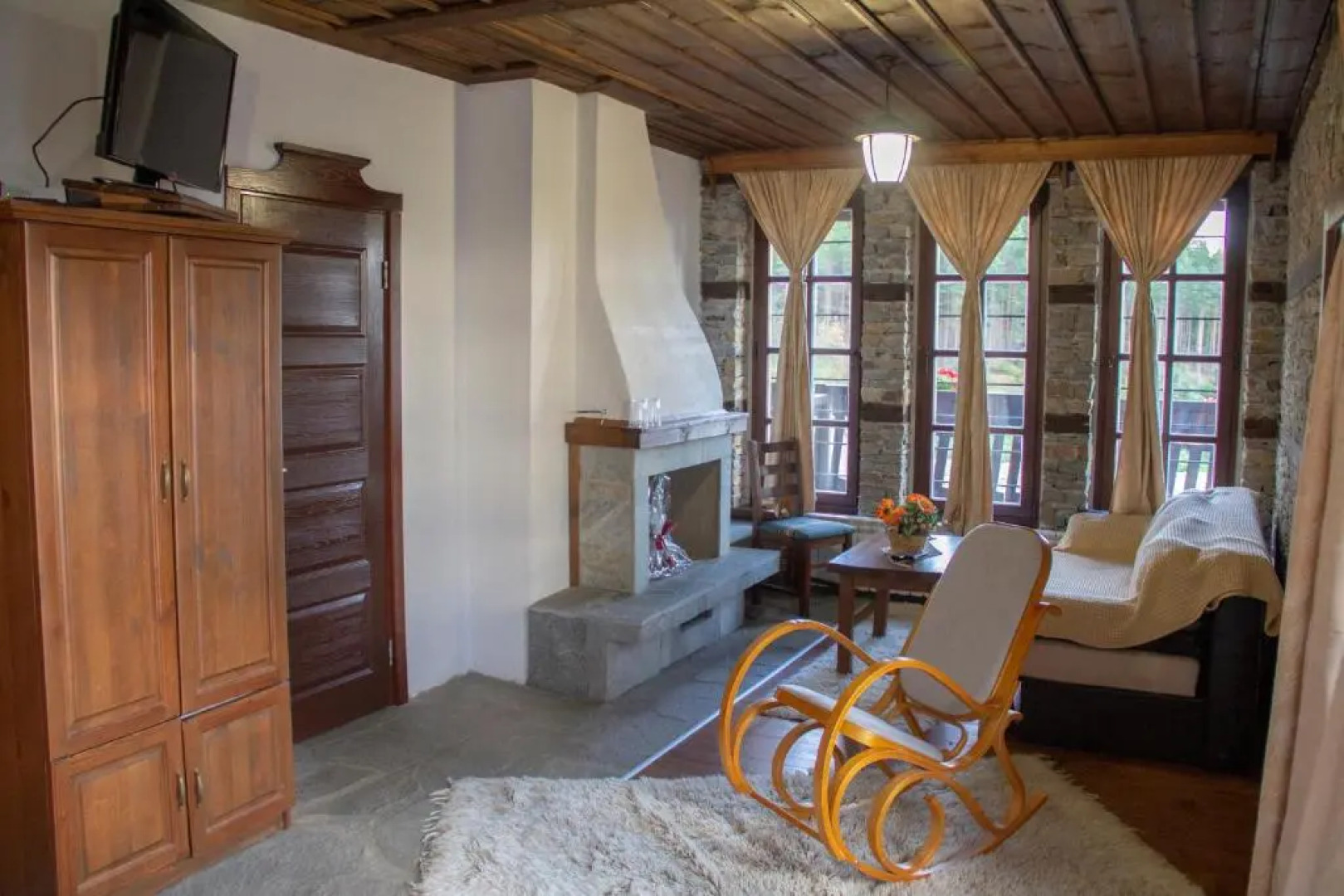 Leshtenski Rai Guest House