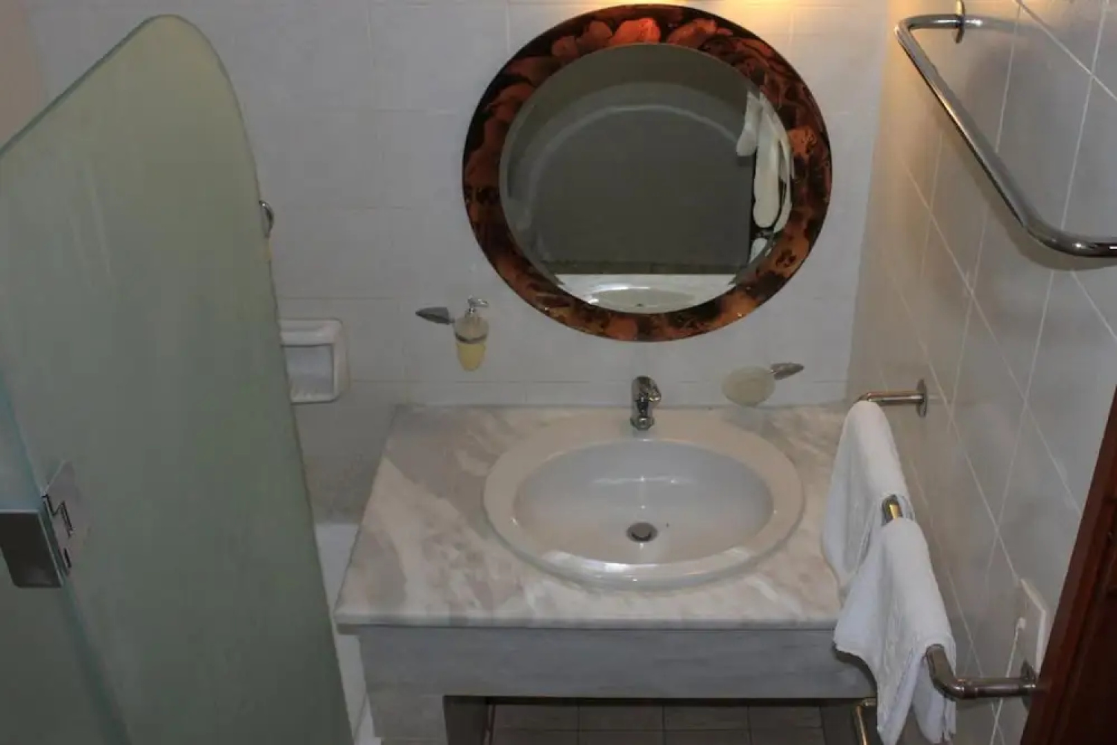Athorama Hotel