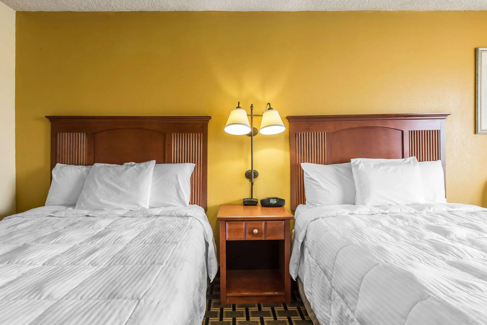 Econo Lodge Byron near Historic District - Warner Robins