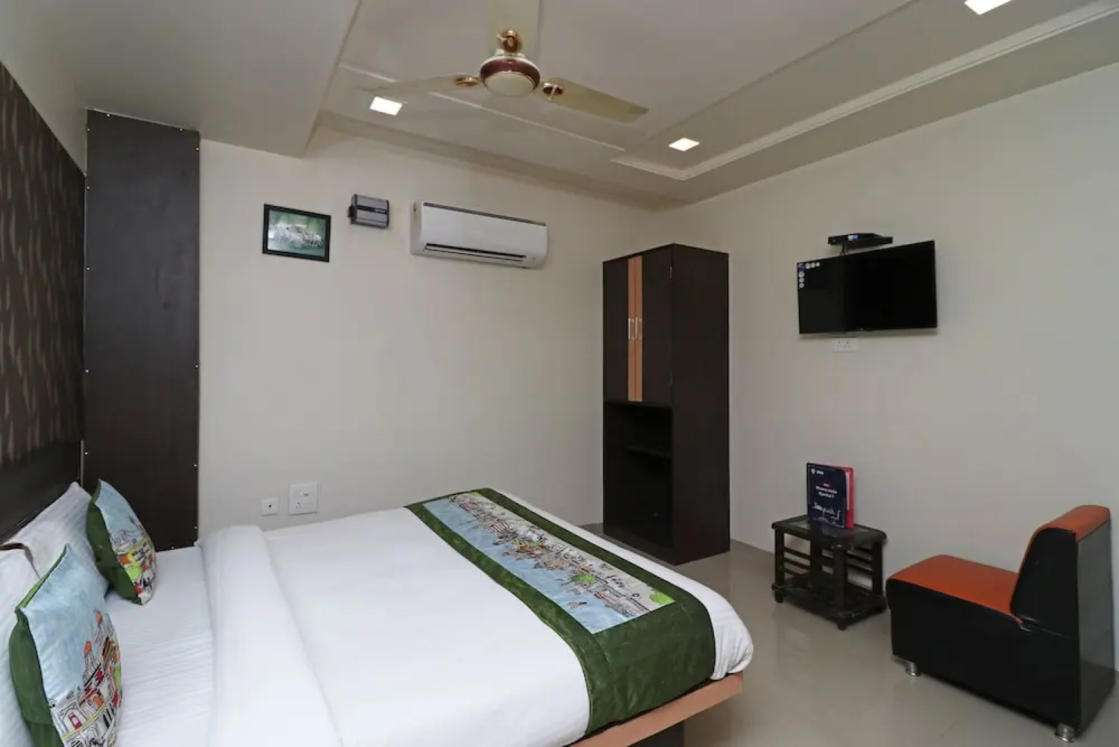 OYO 10414 Hotel Tushar Residency