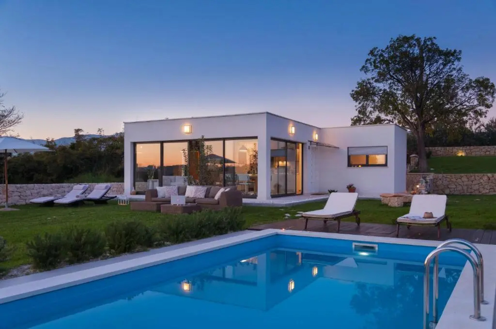 Luxury Villa Luminosa