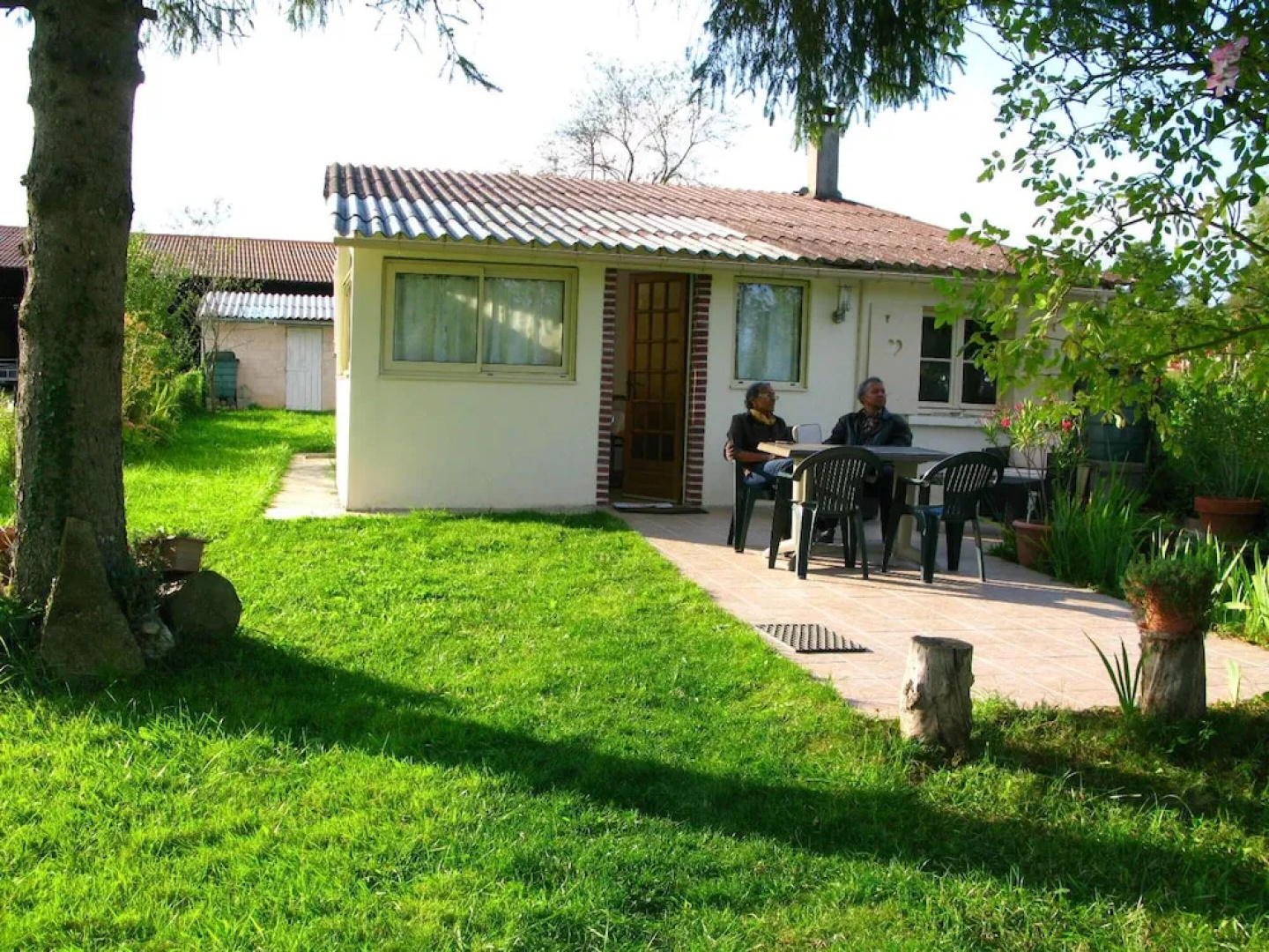 House With one Bedroom in Treigny, With Enclosed Garden