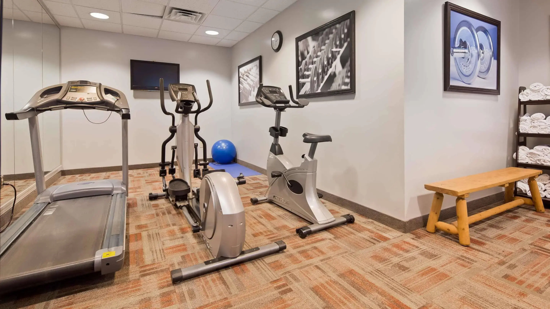 Best Western Plus Crossroads Inn & Suites