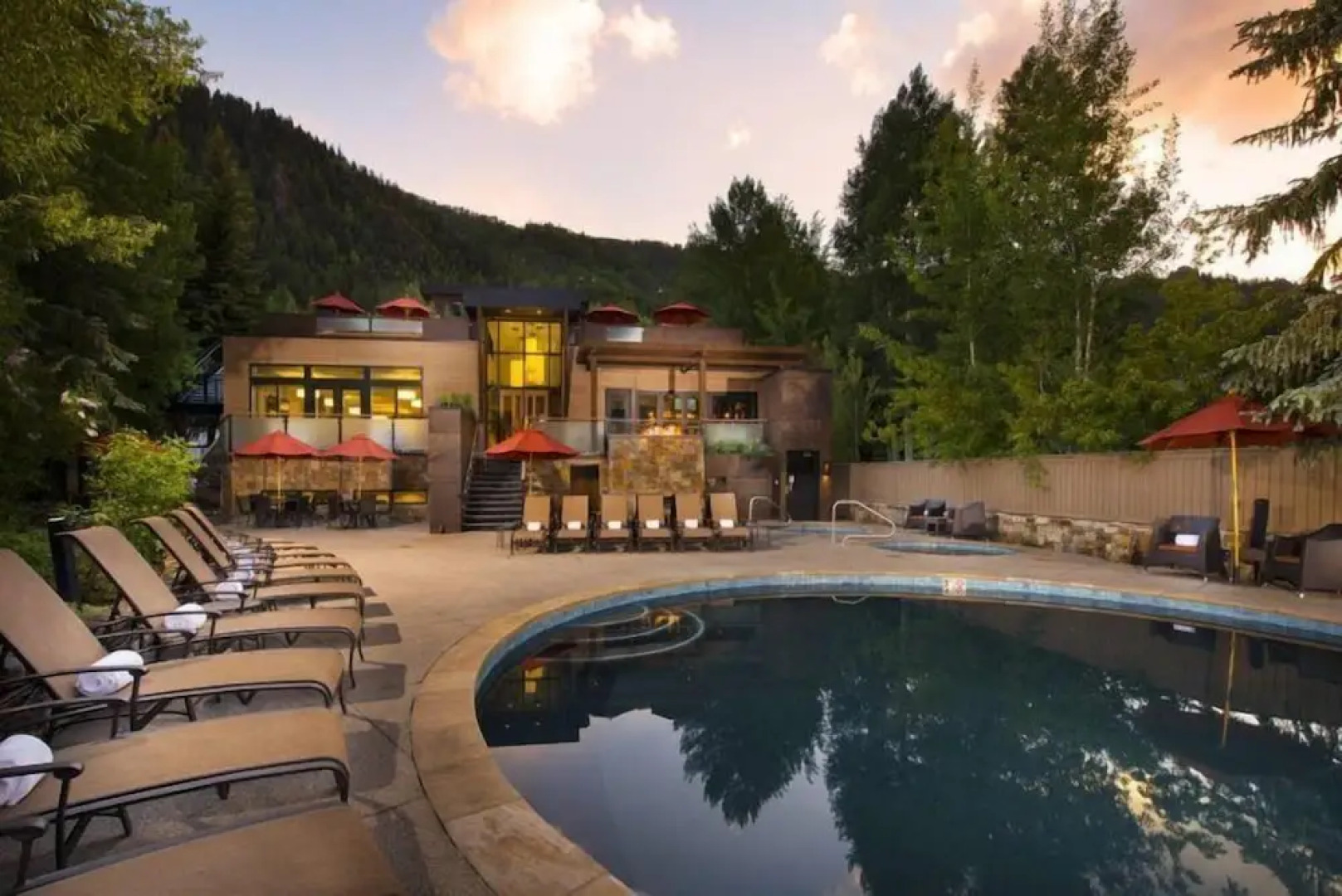 Luxury 2 Bedroom Downtown Aspen Vacation Rental With Access to a Heated Pool, Hot Tubs, Game Room and Spa