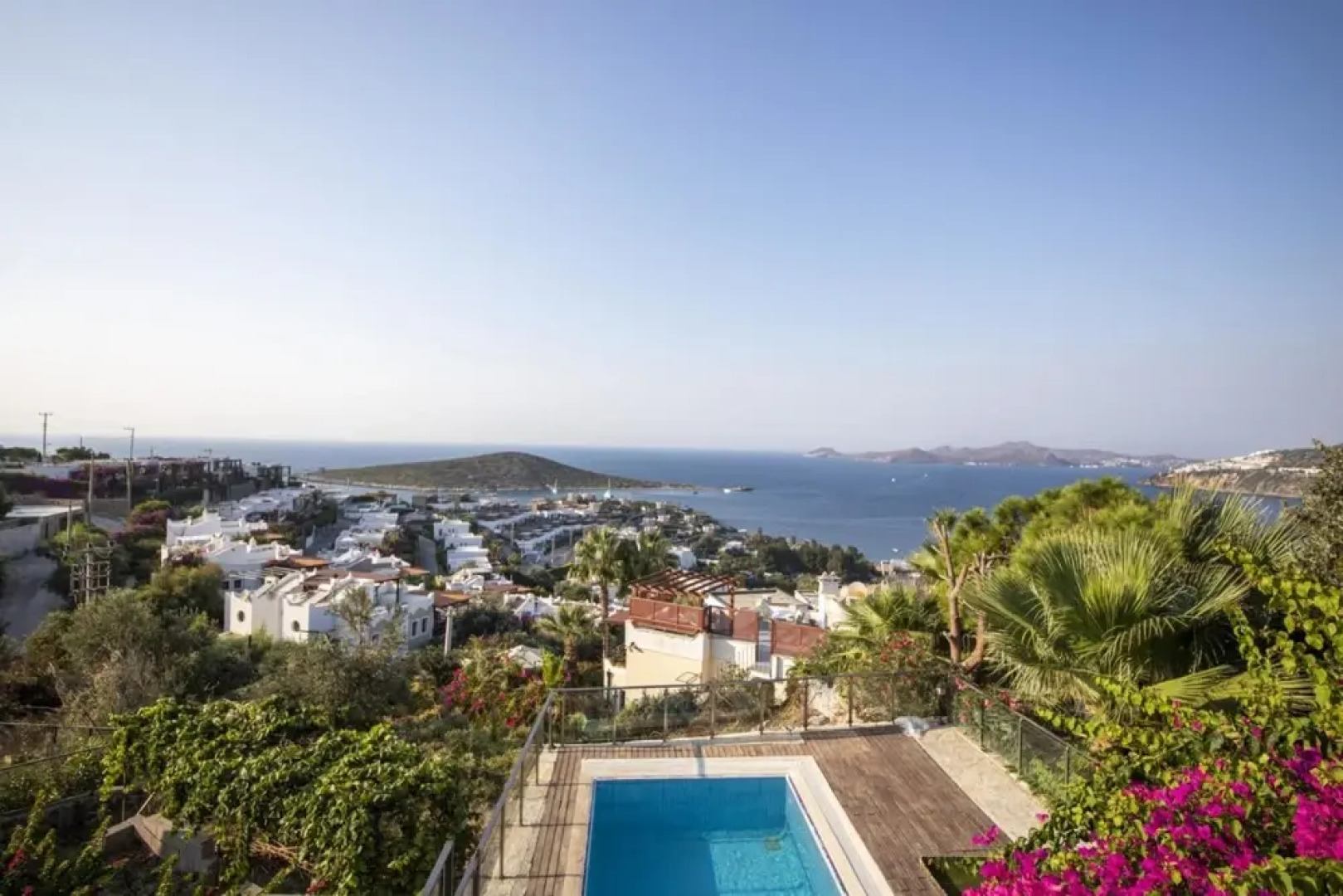 House With Amazing Sea View and Pool in Gumusluk