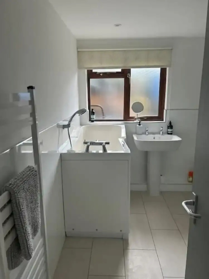 Cottage Retreat- Sleeps 4, Garden,