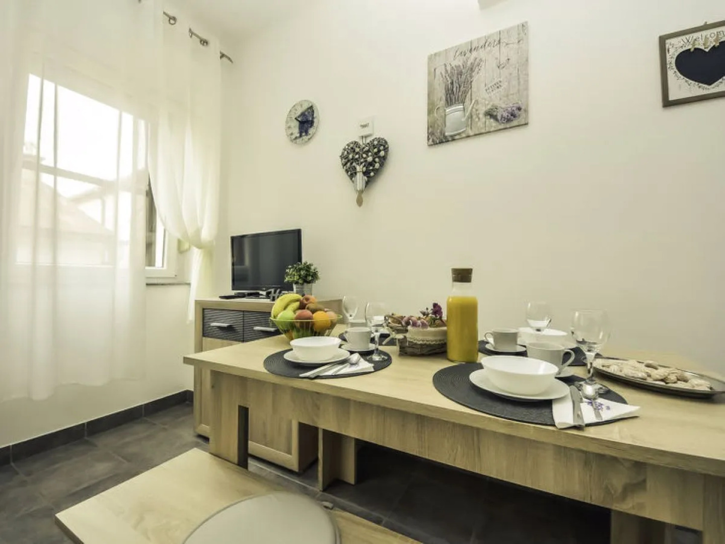 Apartment Snježana Karlobag 18147