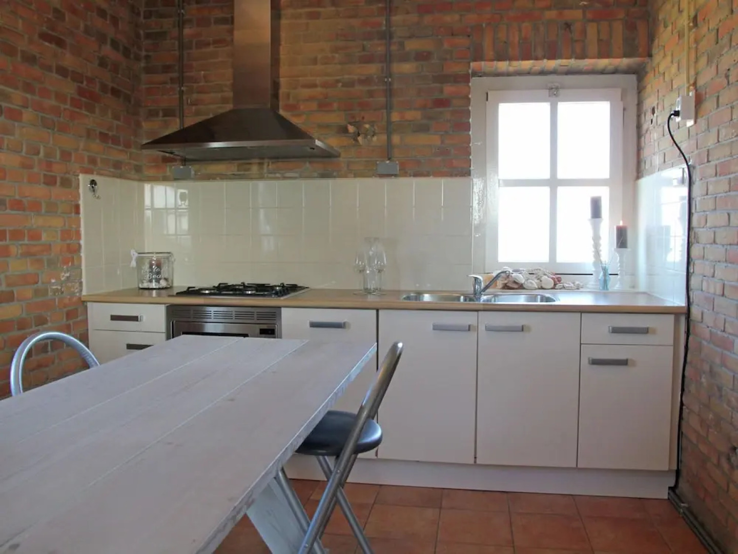 Vintage Holiday Home in Huisduinen near Sea Beach & Center