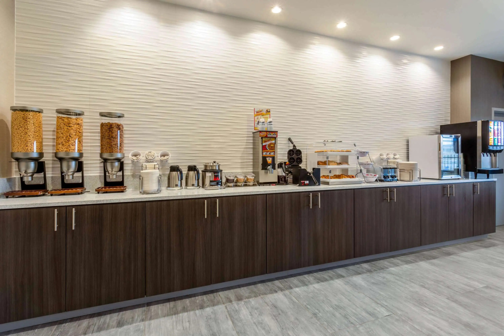 La Quinta Inn & Suites by Wyndham Wichita Airport