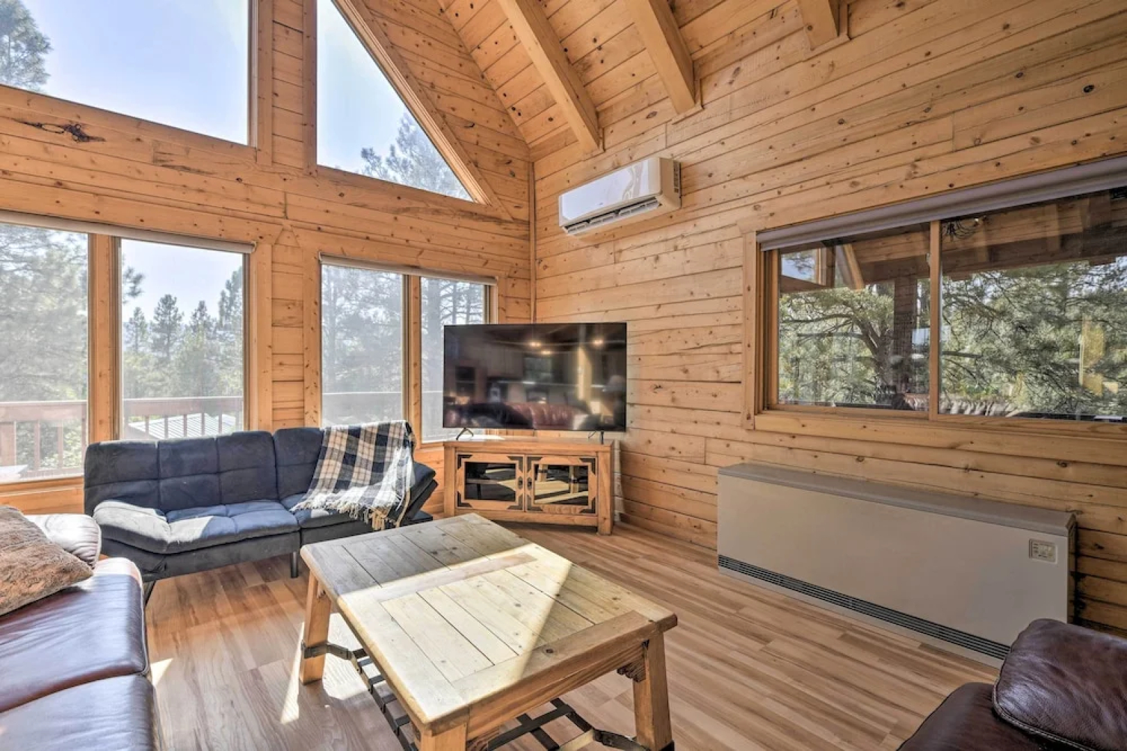 Lazy Beaver Lodge Pagosa Cabin w/ Deck, Fire Pit
