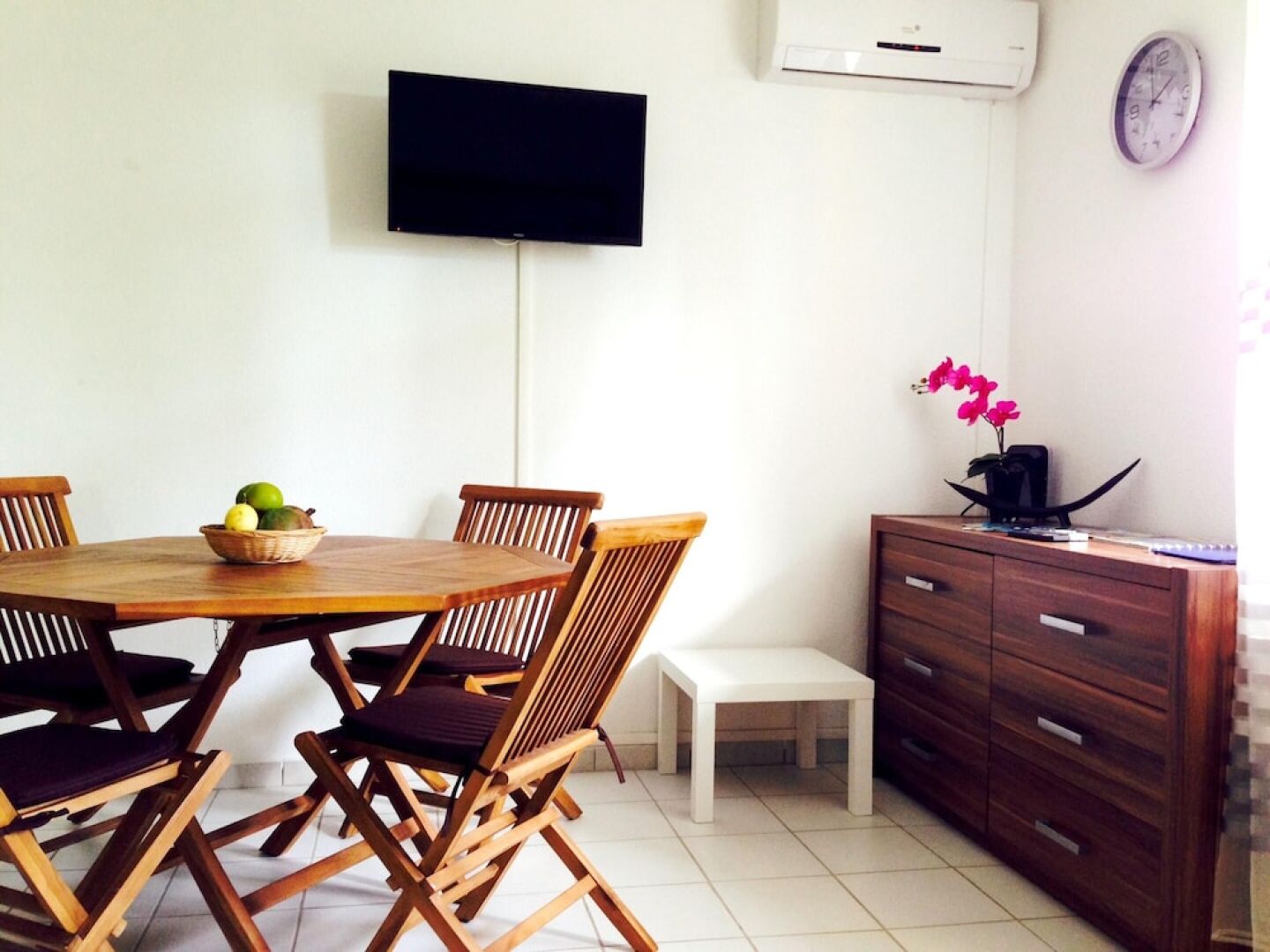 Apartment With one Bedroom in Le Gosier, With Enclosed Garden and Wifi