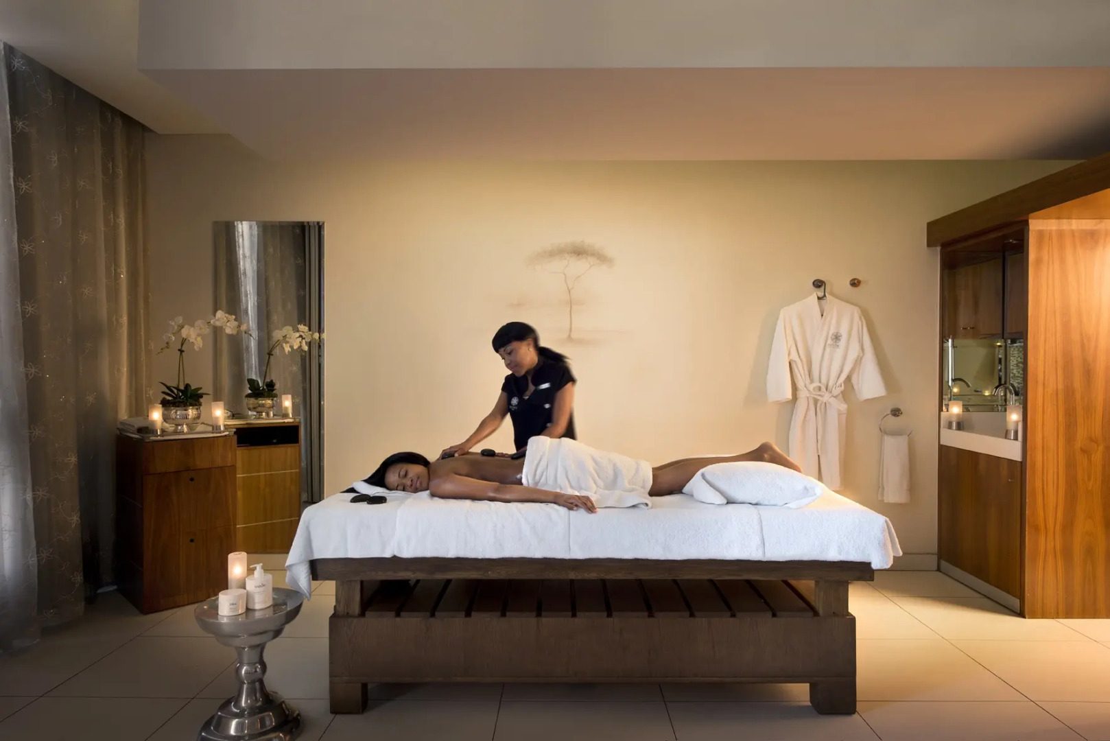 Davinci Hotel And Suites On Nelson Mandela Square