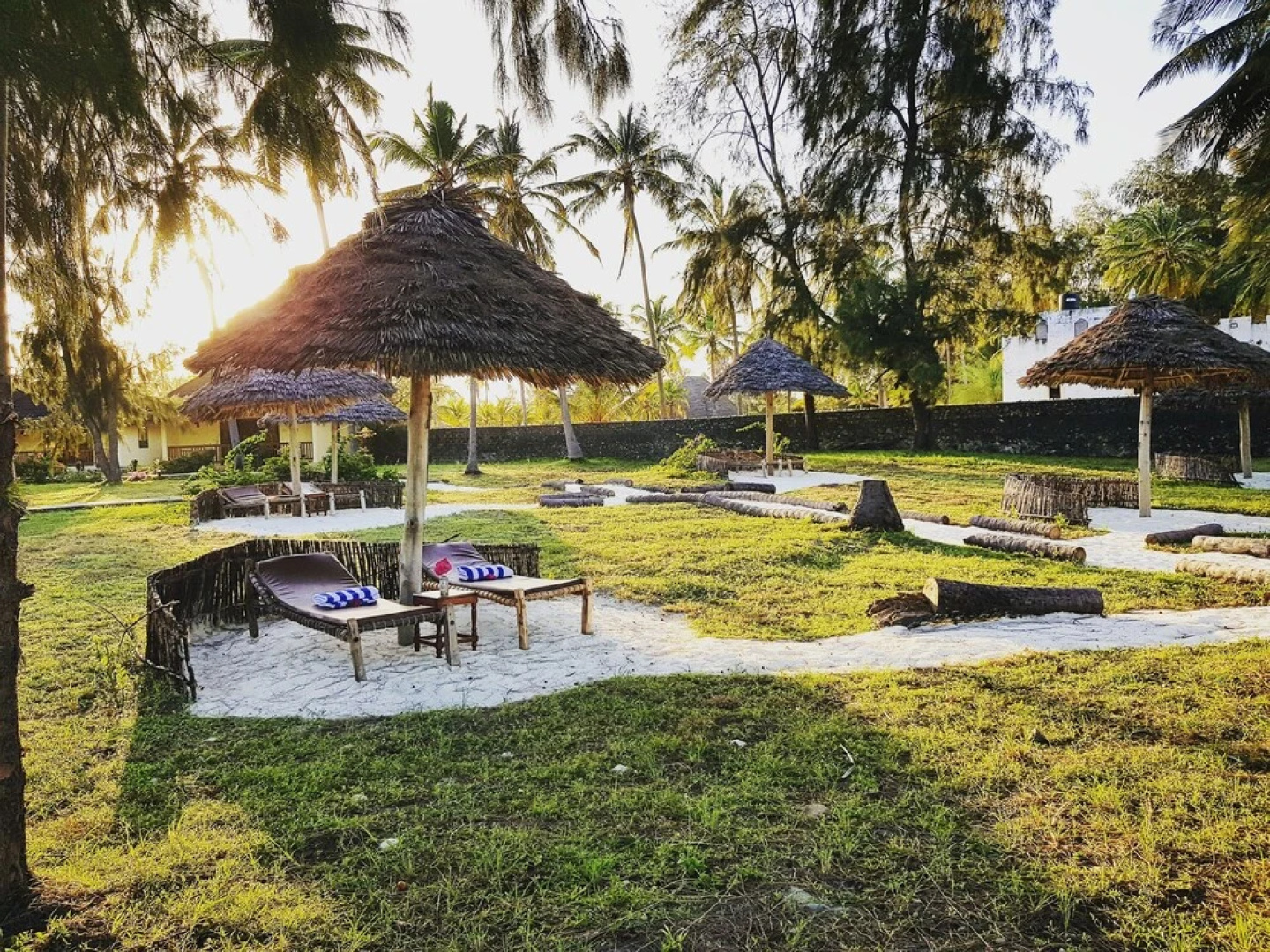 Khulala Ocean Blue Bungalows