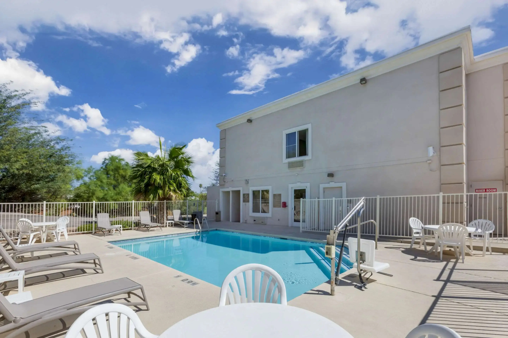 Comfort Inn Green Valley I-19