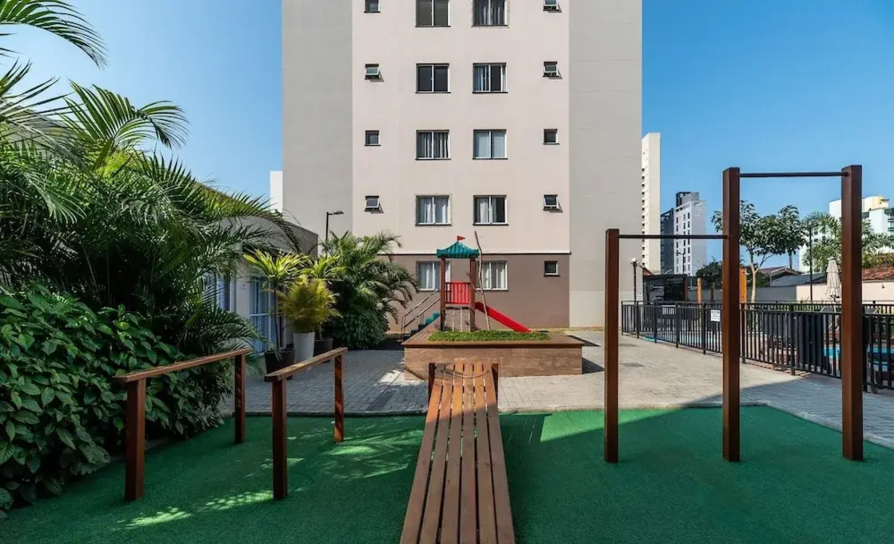 2BR Apt w/ Pool & BBQ 210m - Csi0302