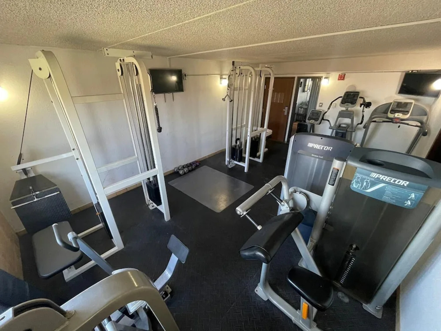 Belgium Inn & Suites