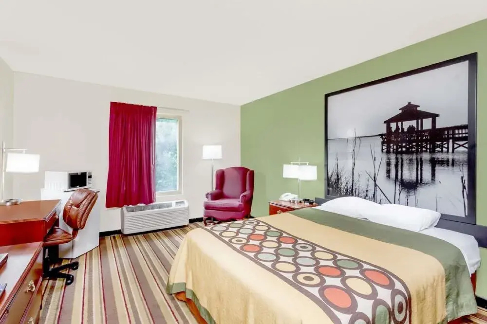 Super 8 by Wyndham Calvert City Kentucky Lake Area