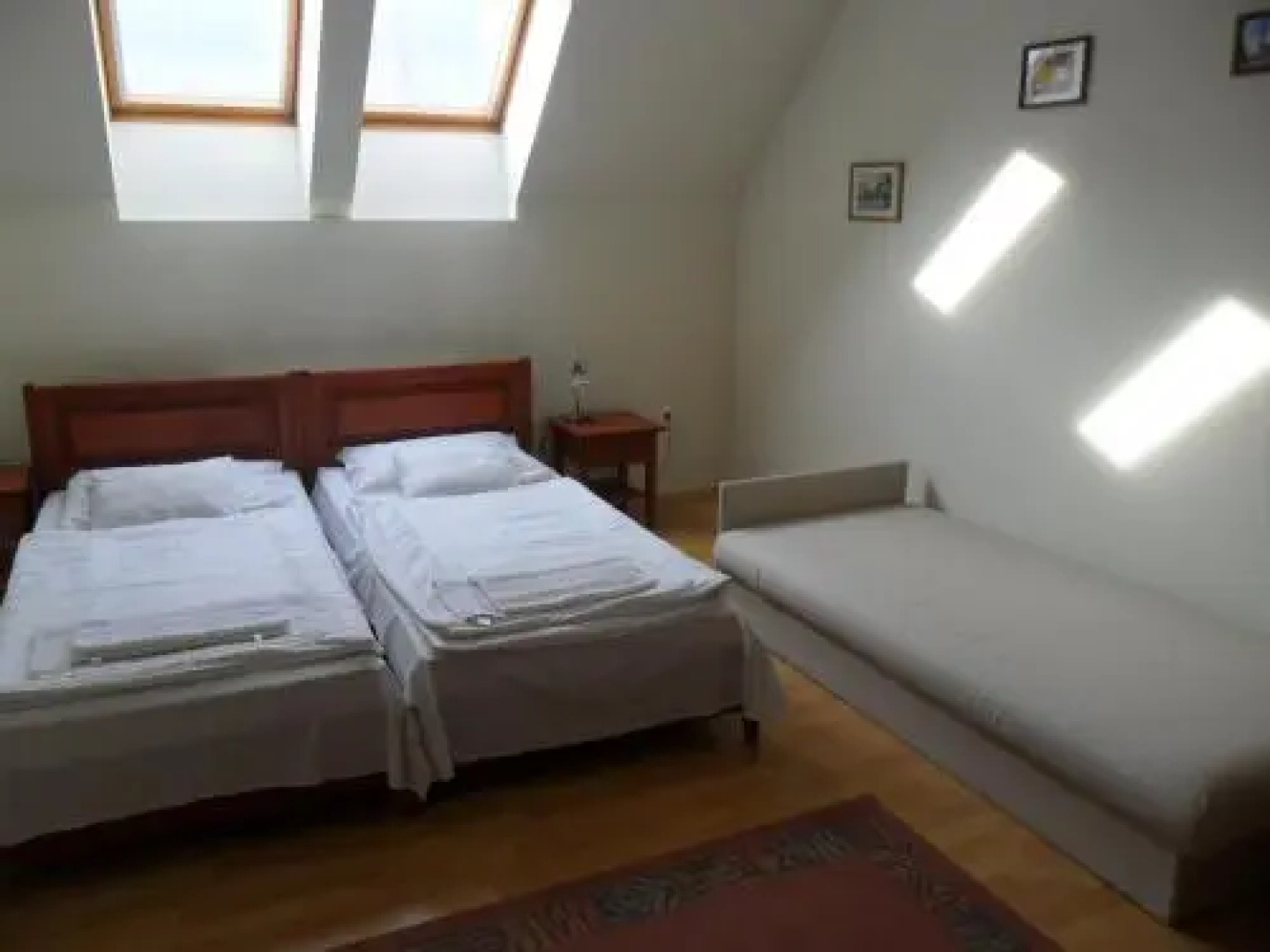 Diósgyori Castle Garden Bed and Breakfast und Restaurant