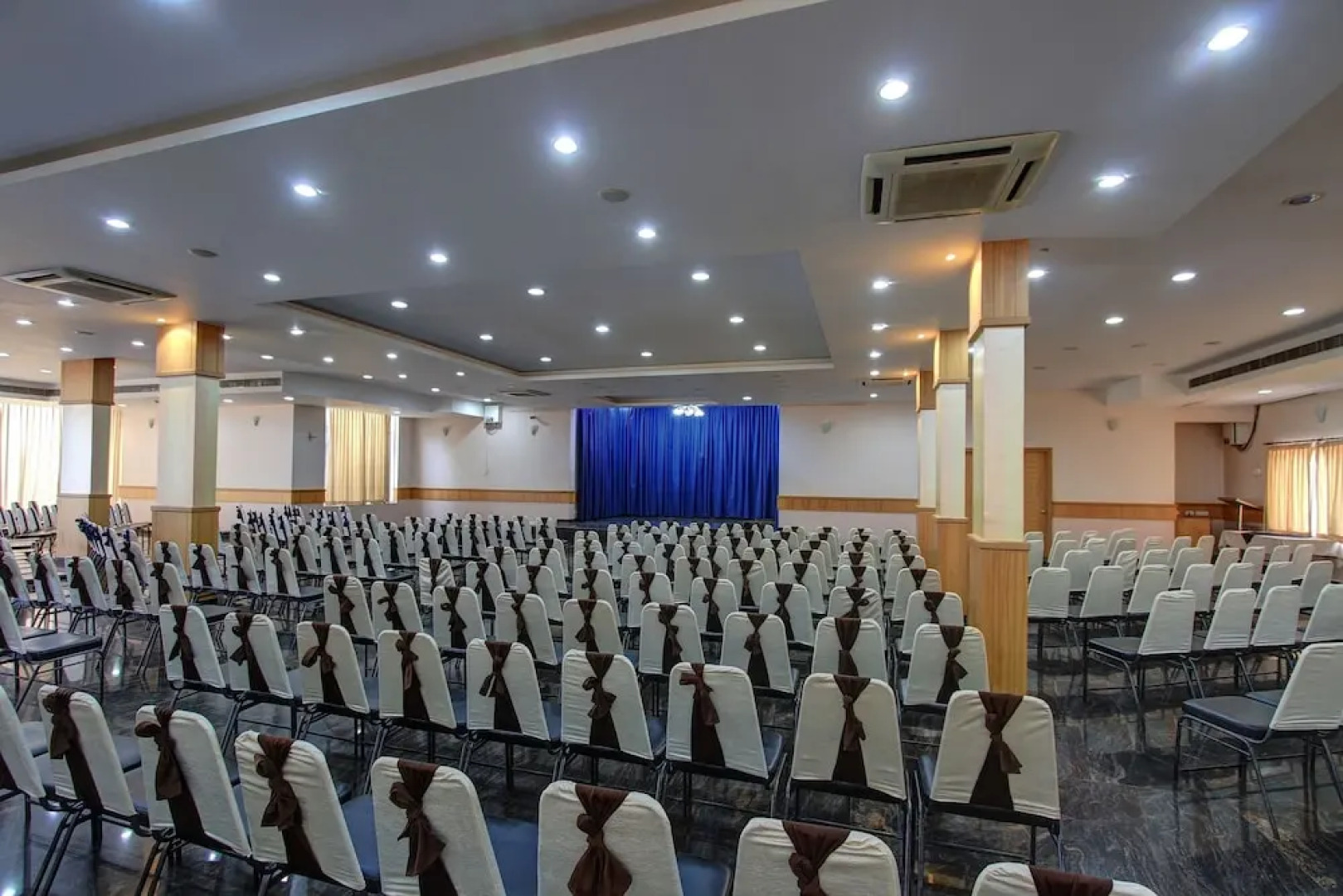 OYO 22528 Hotel Travel Inn