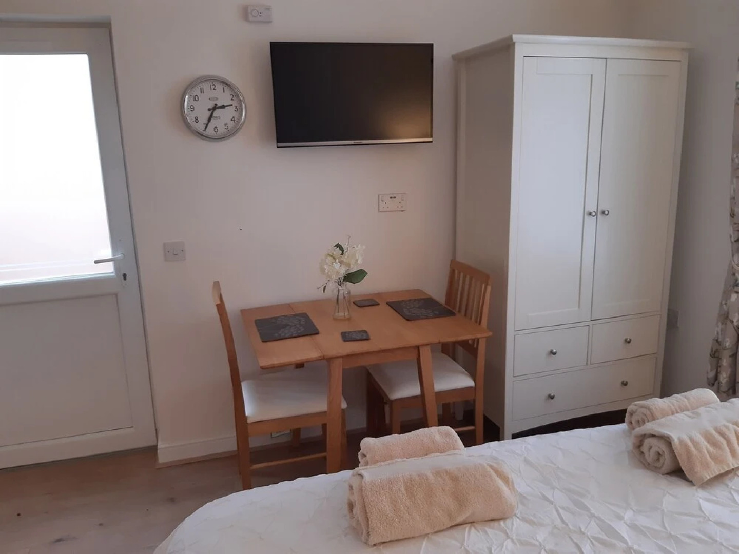 Oakdene.....perfect for Couple or Singles