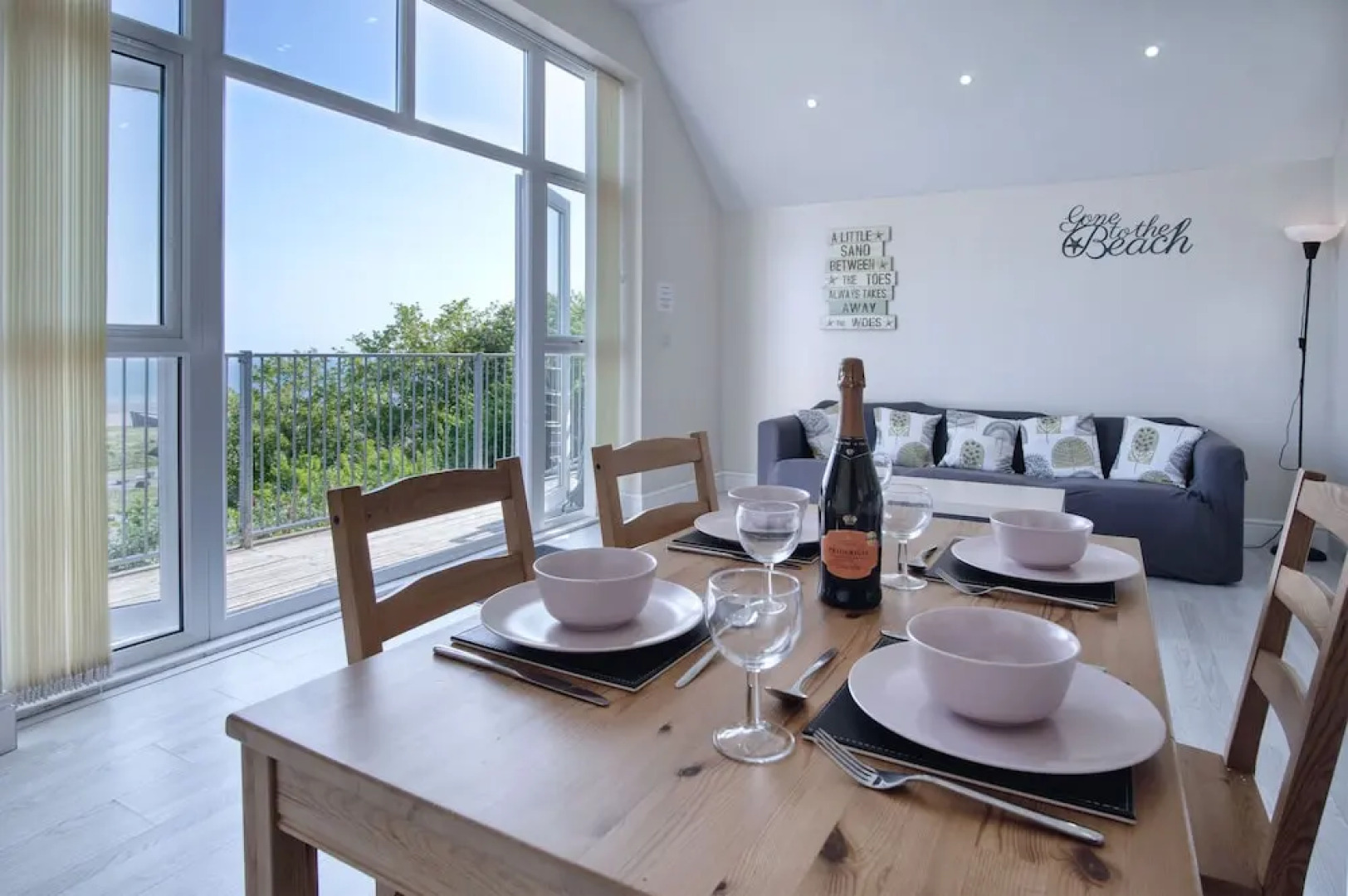 Bluebird - 2 Bedroom Apartment - Pendine