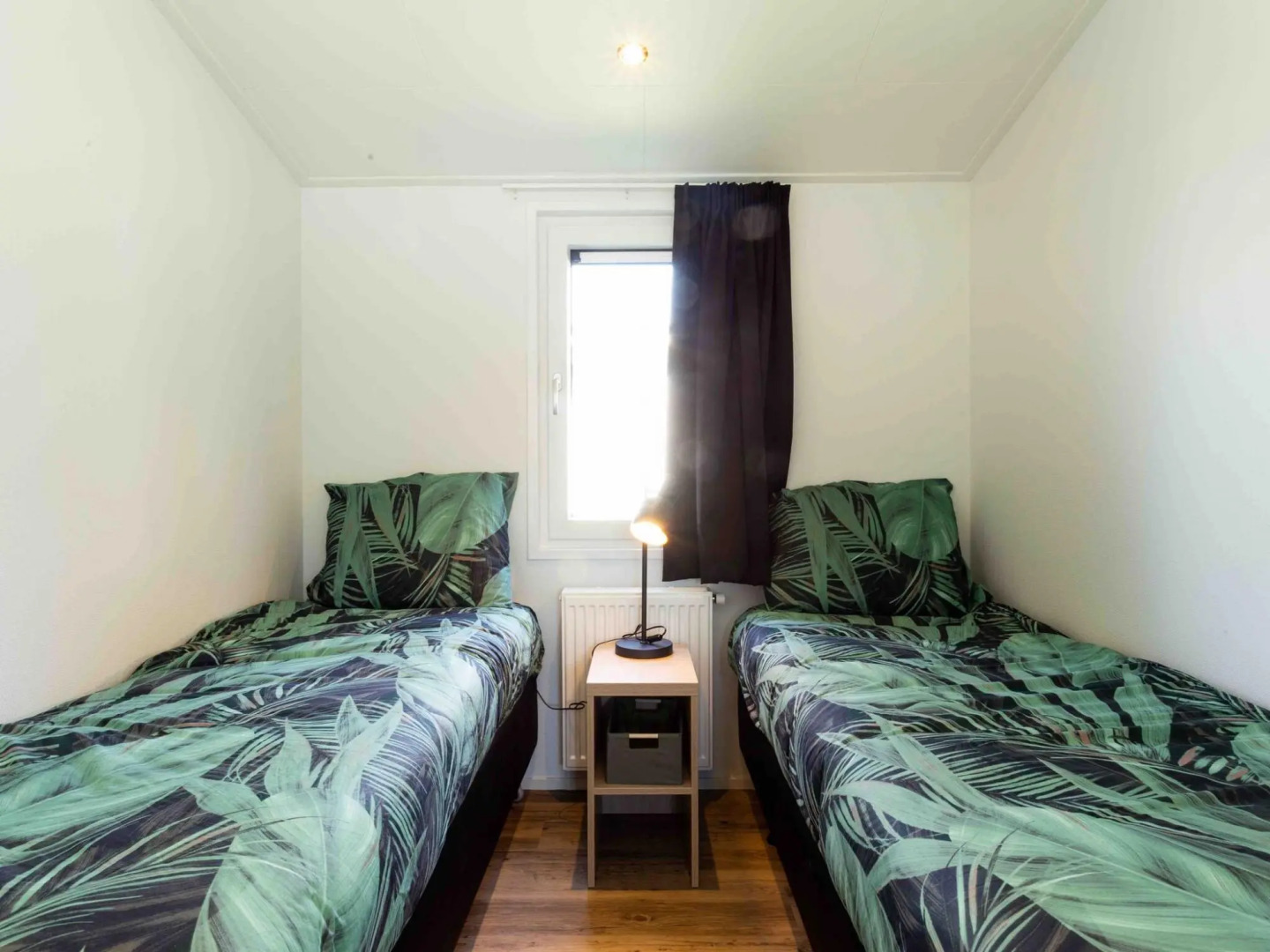 Luxury chalet with outdoor sauna and spa, on a holiday park, Den Bosch at 22 km.