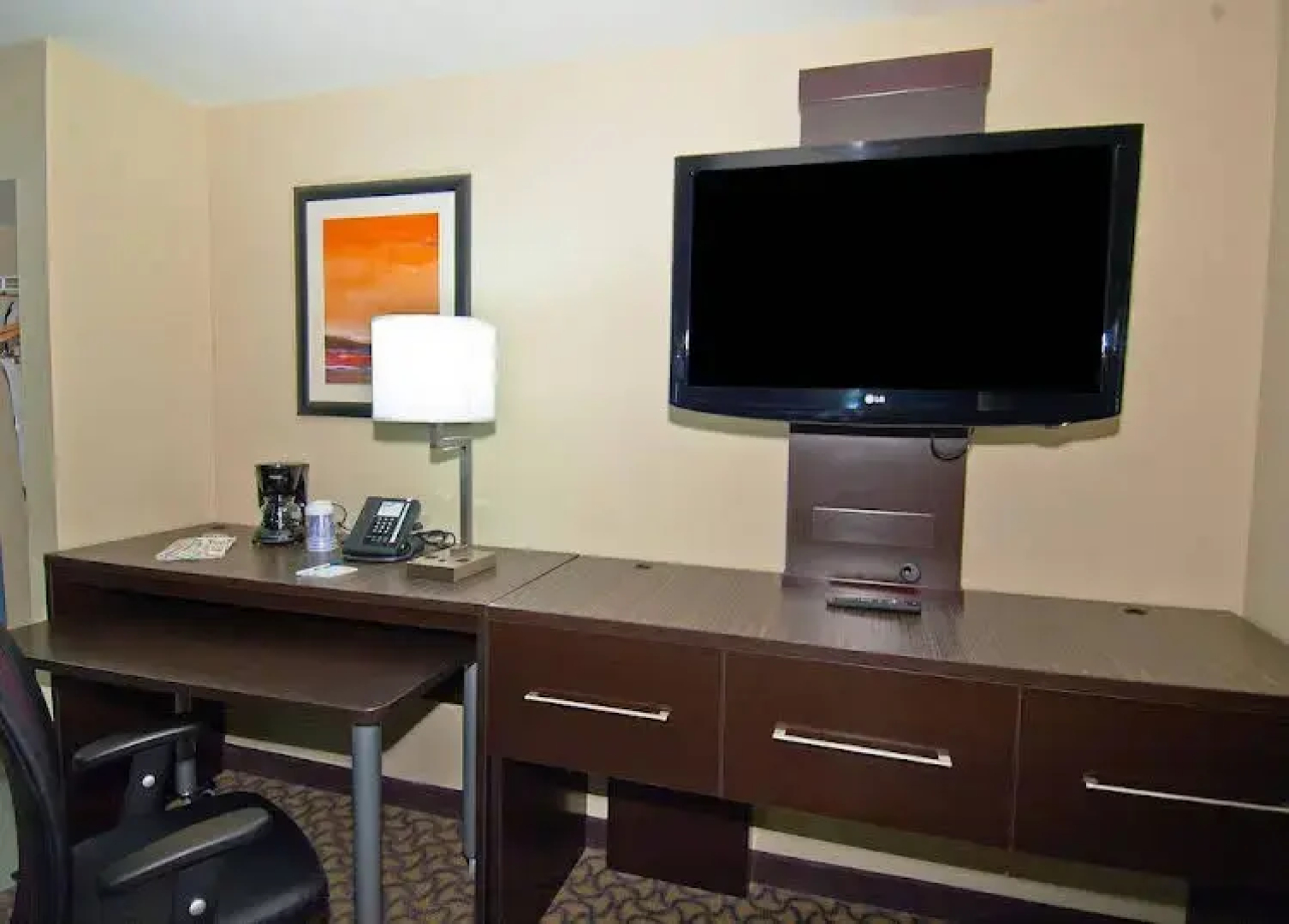 Holiday Inn Express: Pearl