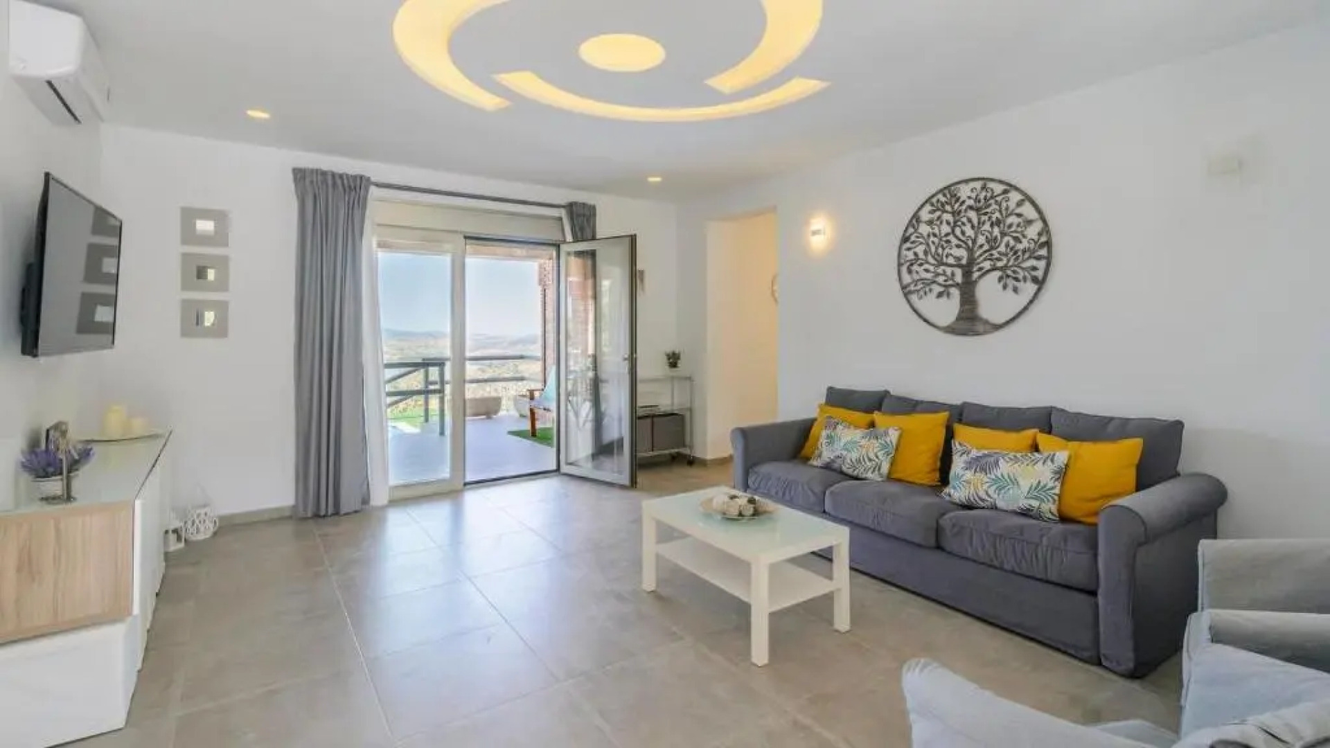 Casa Jacaranda El Gastor by Ruralidays