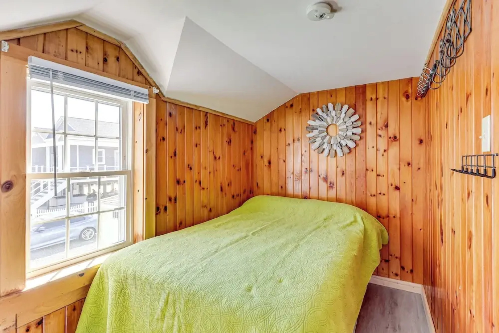 Walk to Hawk's Nest Beach: Coastal Old Lyme Apt