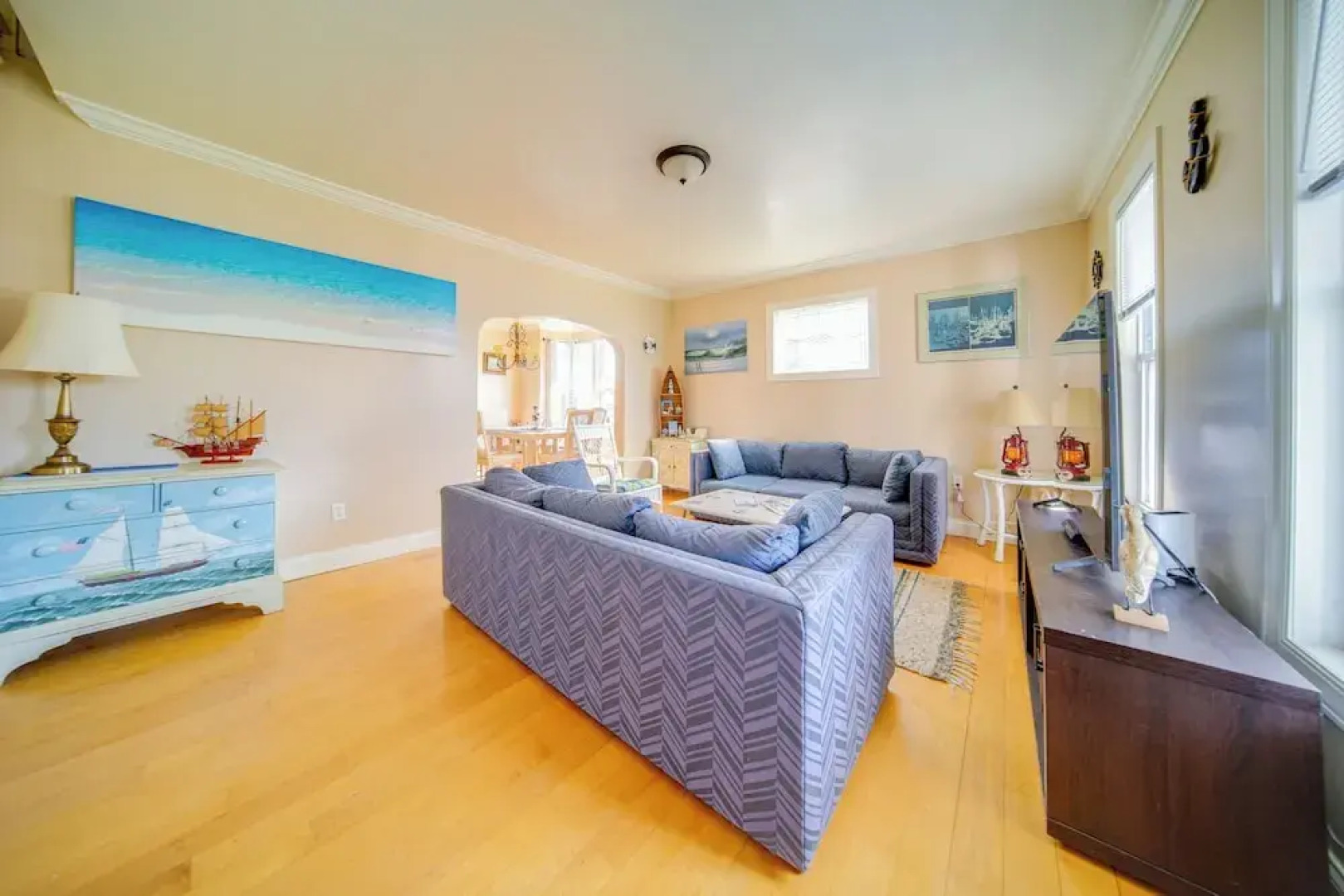 1 Block to Bridge Street: Lake Erie Vacation Home!