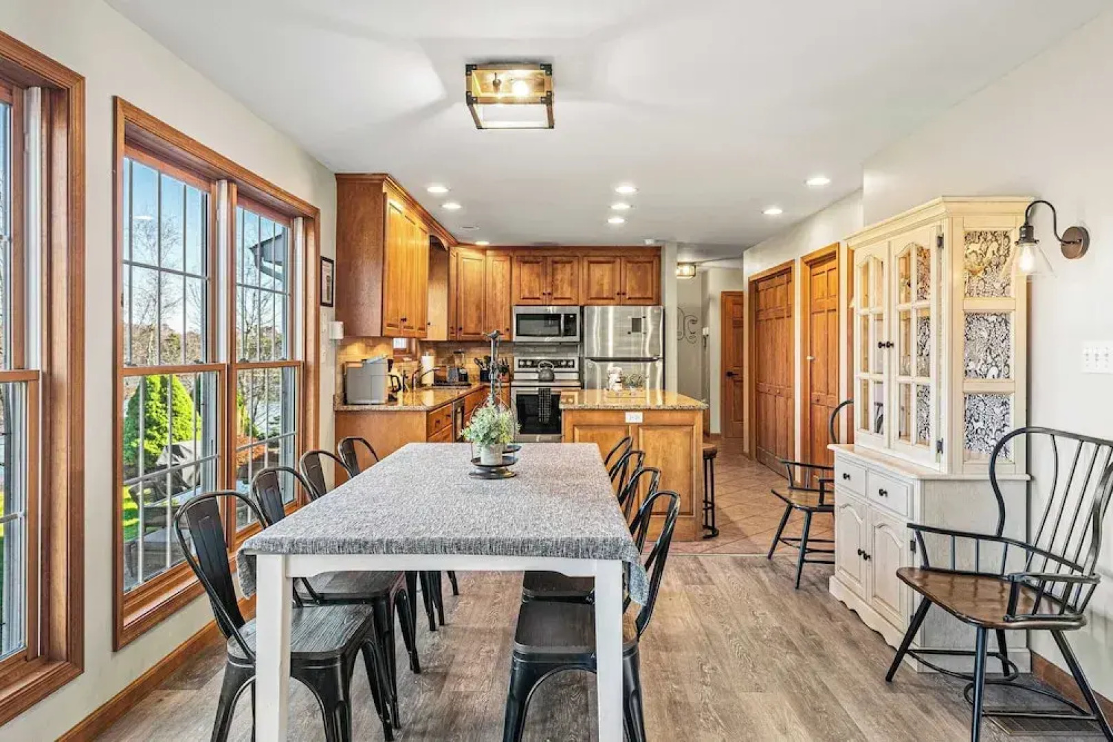 Laker's Pointe by Avantstay Lakefront Private Peninsula Hot Tub, Game Room