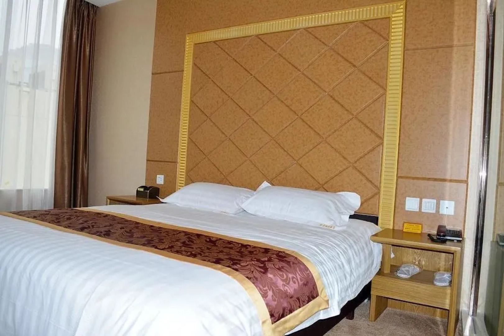 Yingcai Holiday Hotel