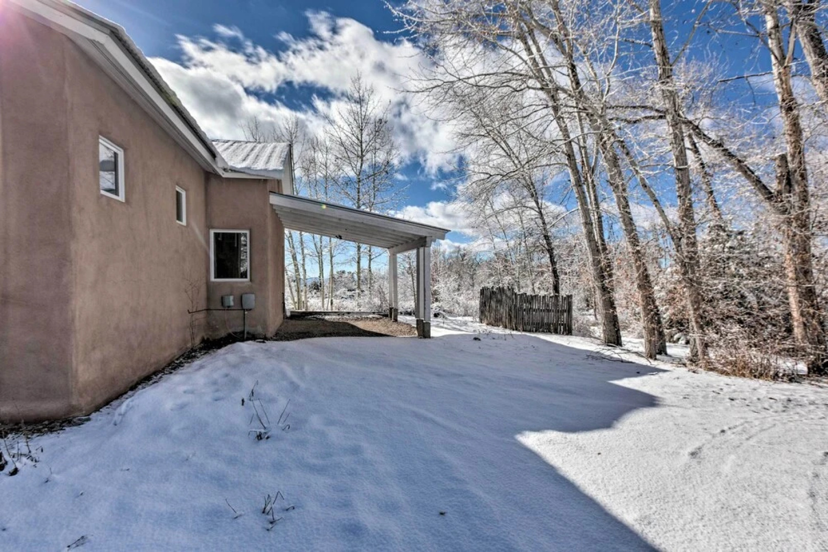 Unique Casita w/ Kiva Fireplace: 11 Mi to Taos Ski