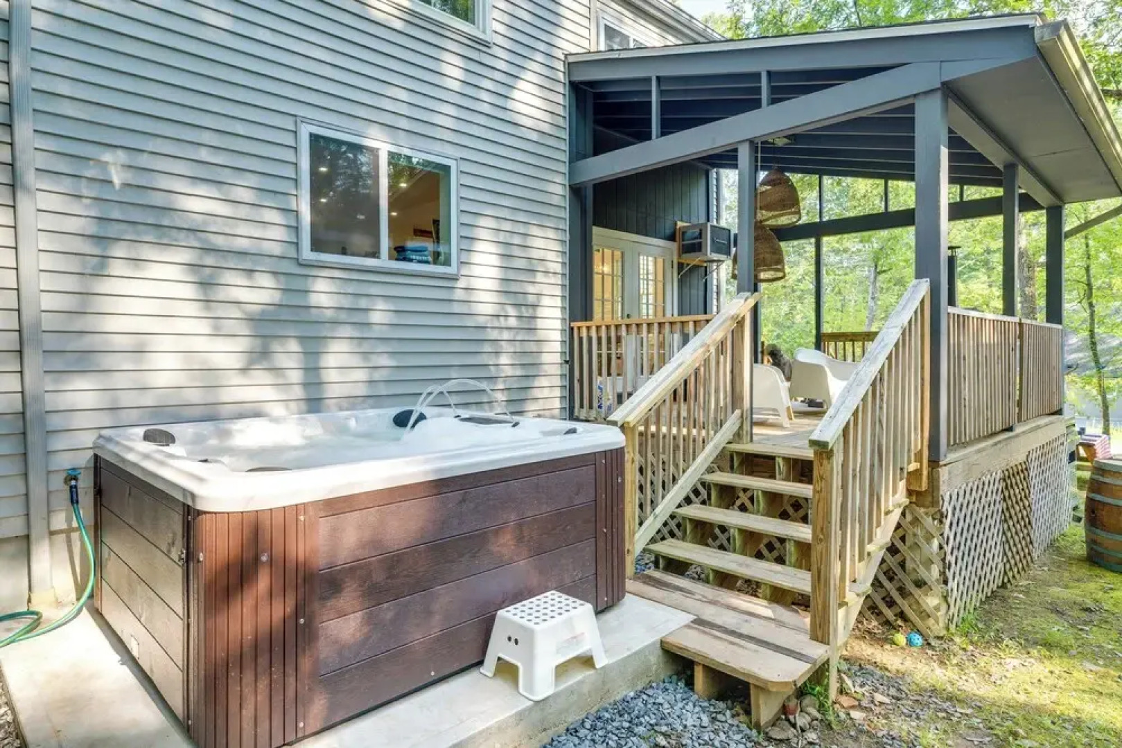 Private Yard, Playset: Family Home in Penn Estates